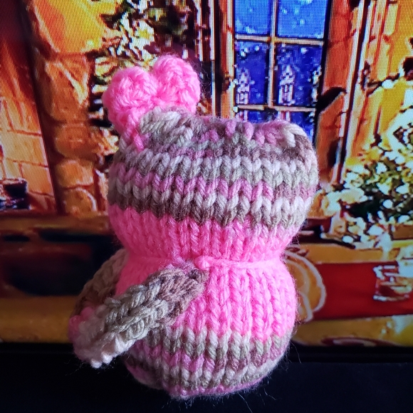 Cute handmade pink camo knit tiny kitty - Picture 3 of 5